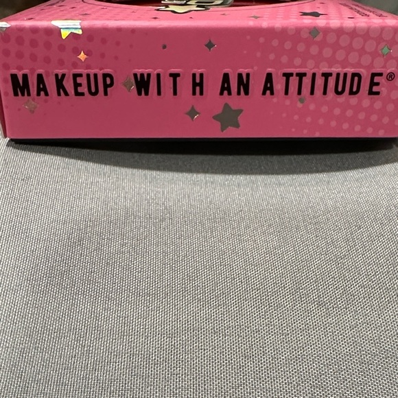 3/$15 🌼 RUDE Baked Blush in Champagne Shimmer. - Picture 4 of 4